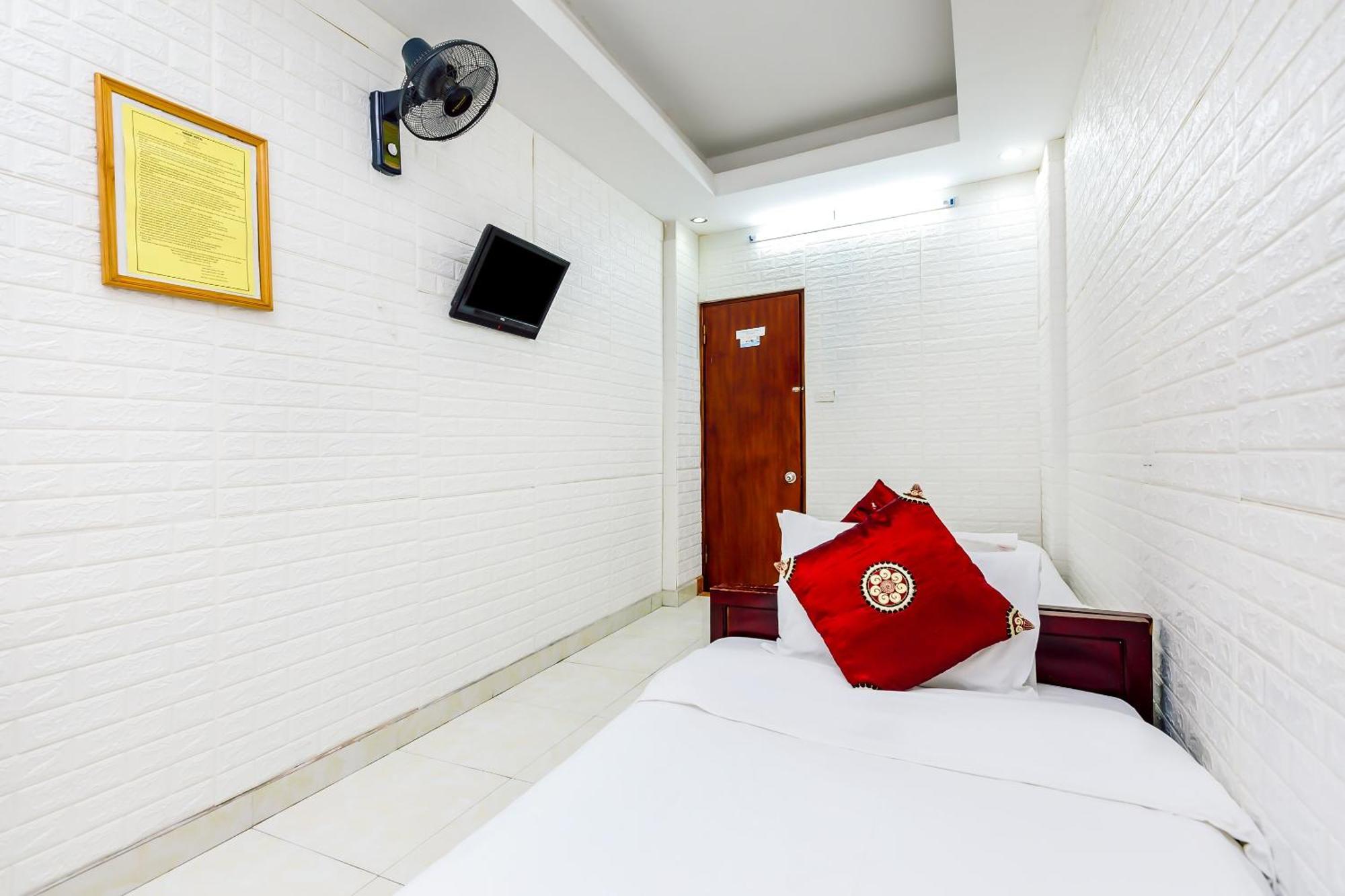 Oyo 604 Queen Hotel Spot-On Hanoi Exterior photo